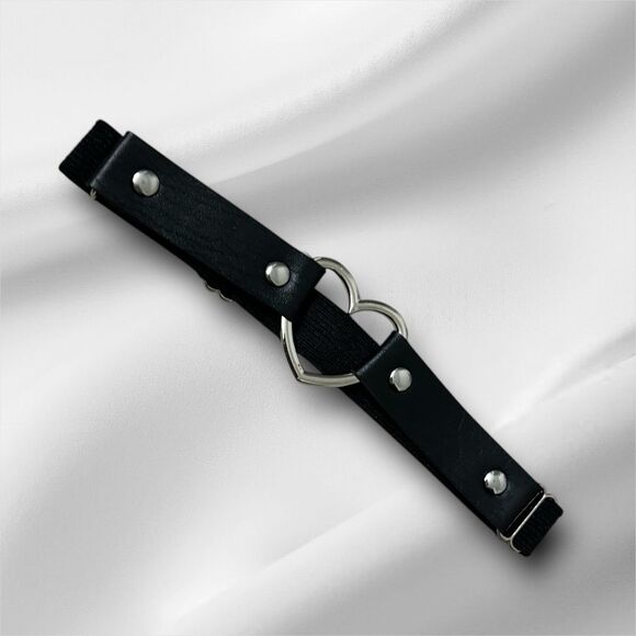 Black Heart Garter Leg strap Lingerie Piece - adjustable - Picture 1 of 3